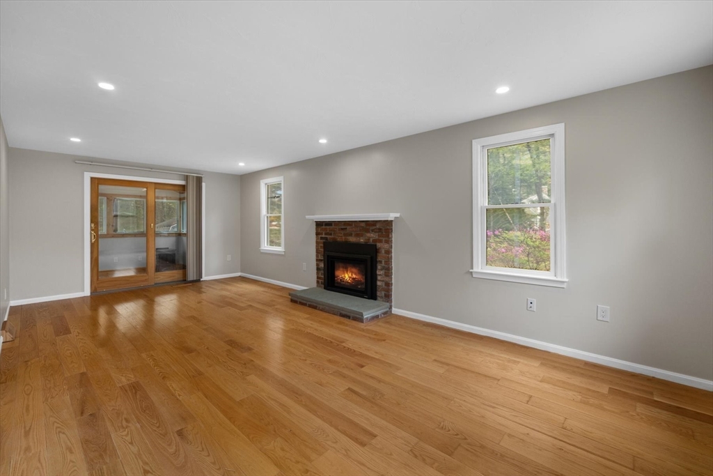 76 Woodridge Rd
