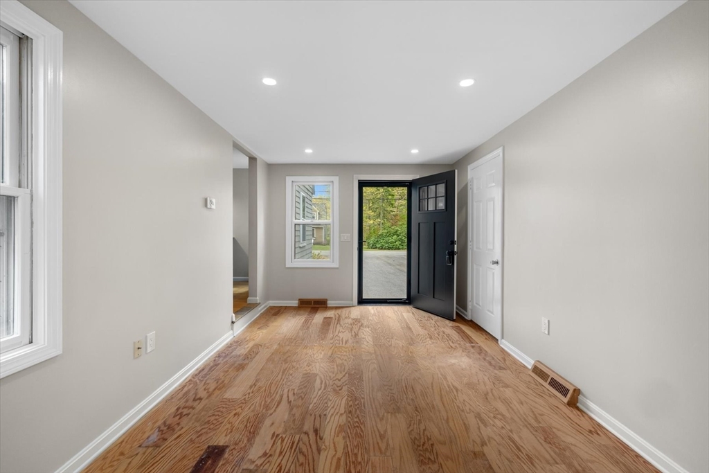 76 Woodridge Rd