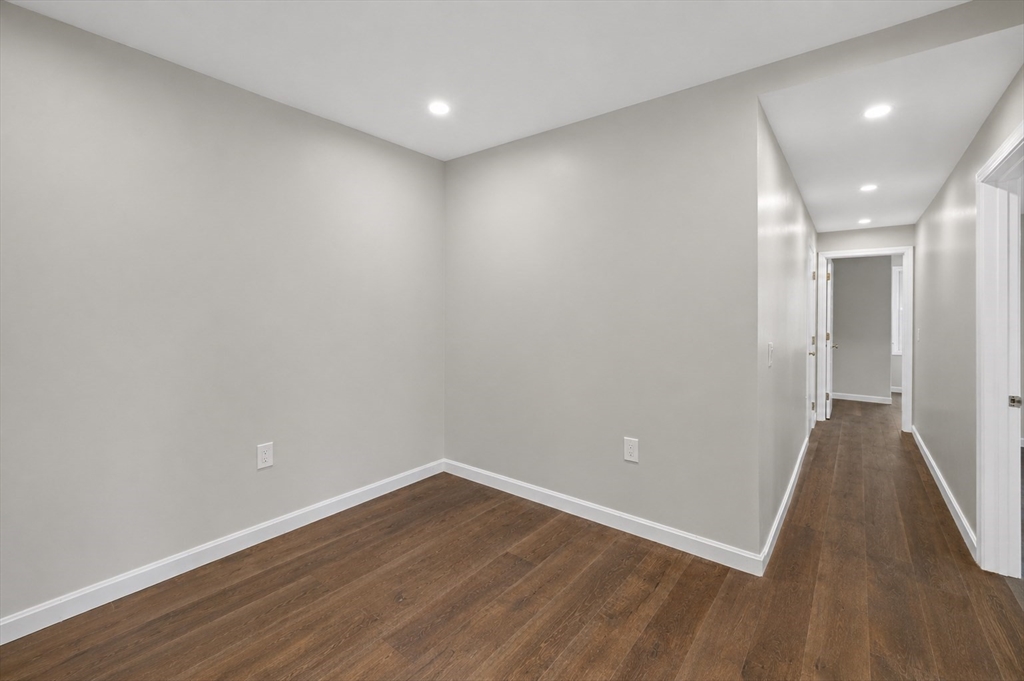 76 Woodridge Rd