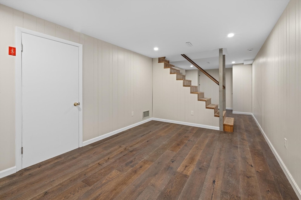 76 Woodridge Rd
