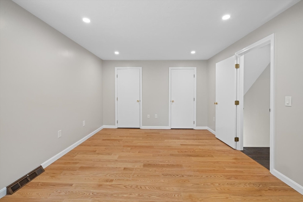 76 Woodridge Rd