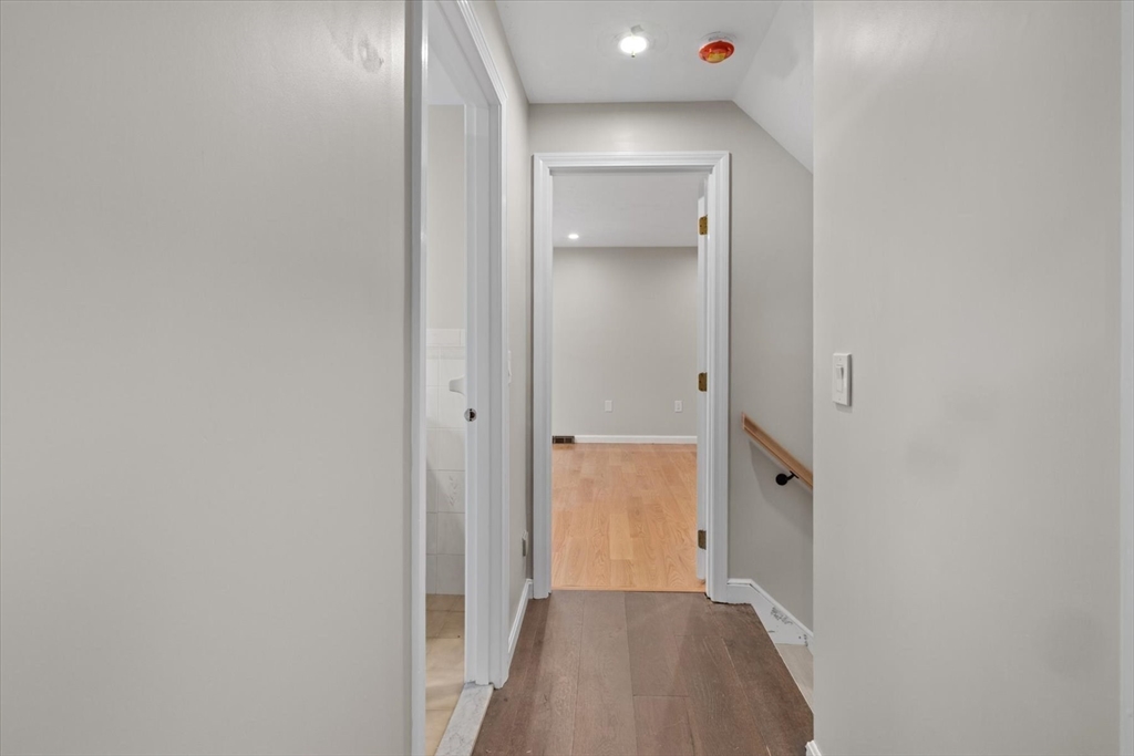 76 Woodridge Rd