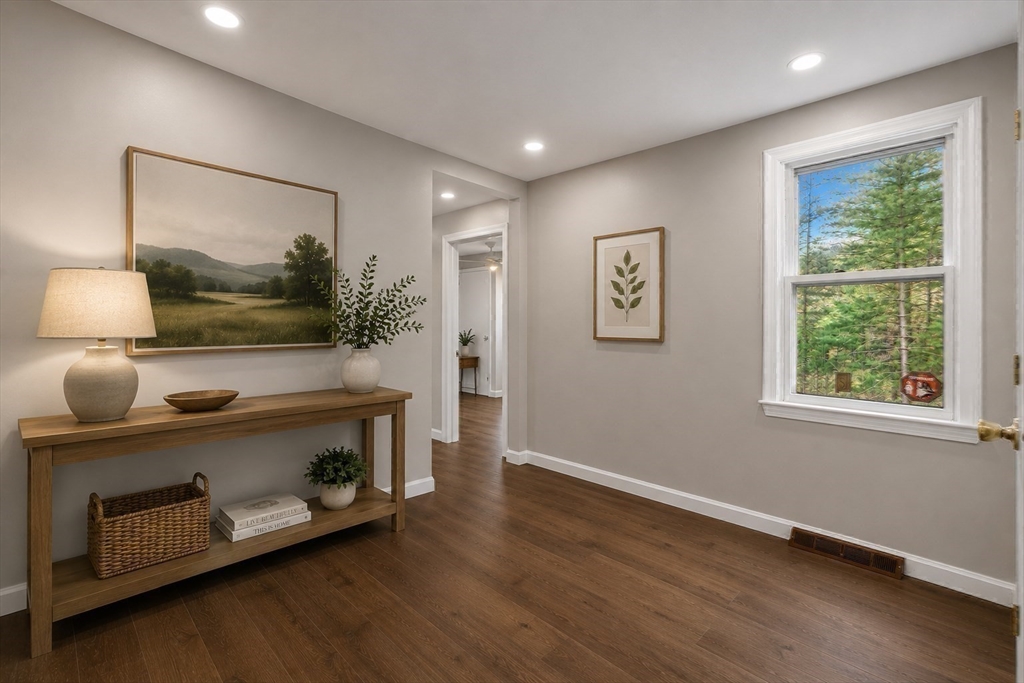 76 Woodridge Rd