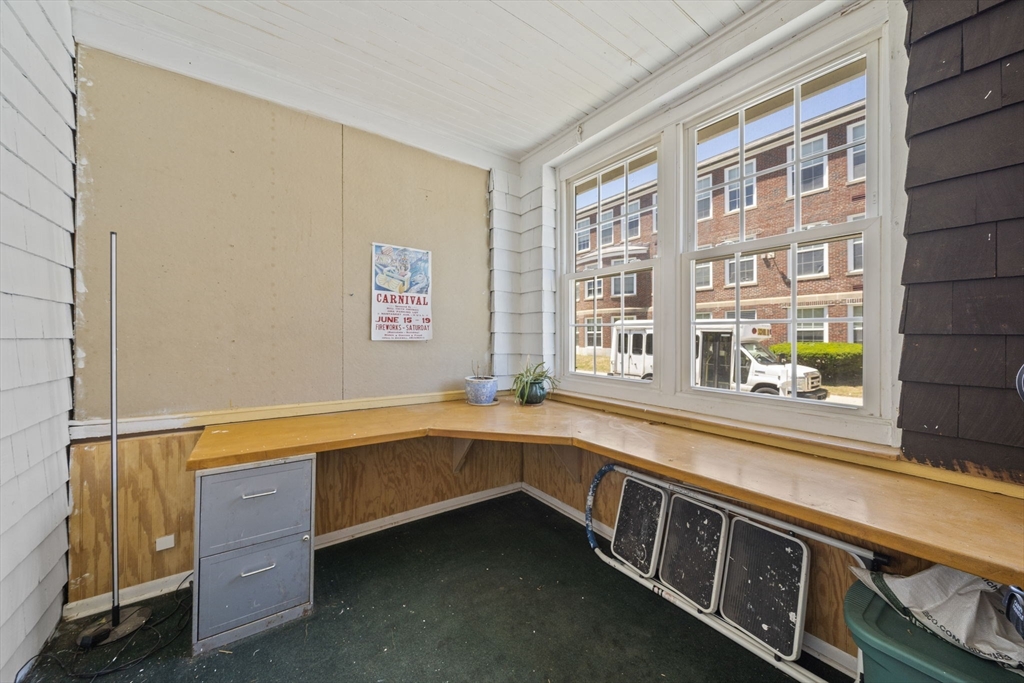 14 L St