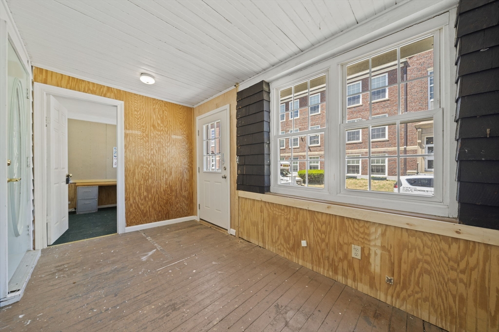 14 L St