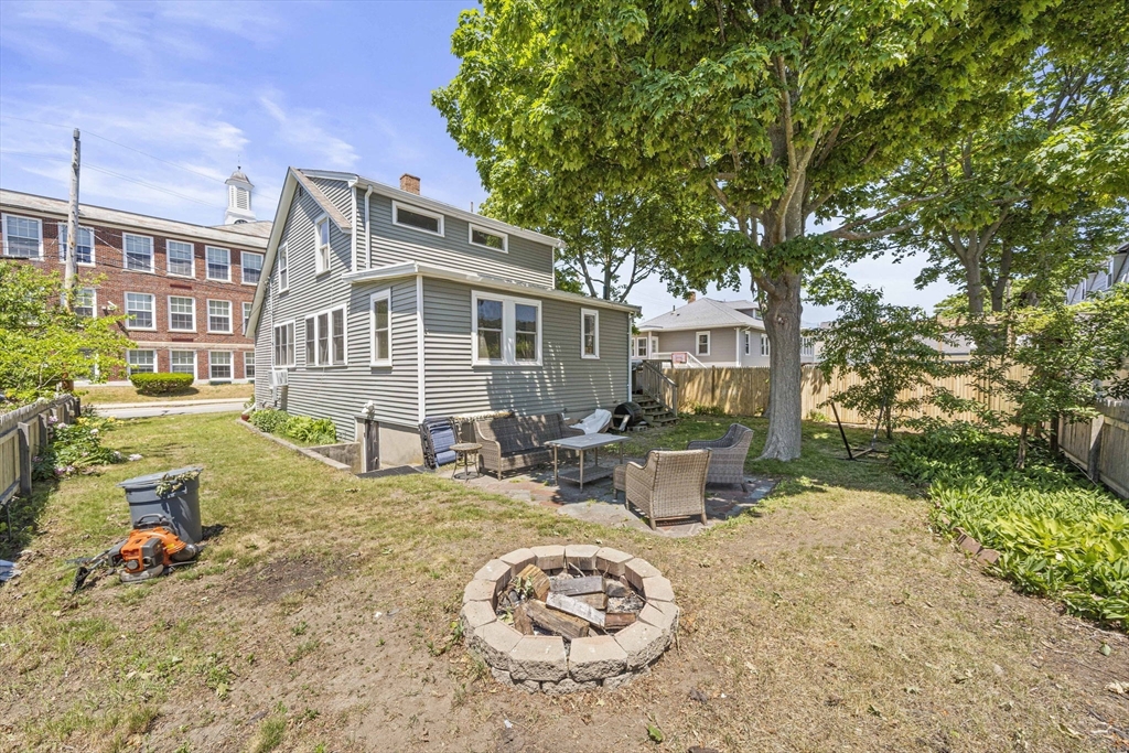 14 L St