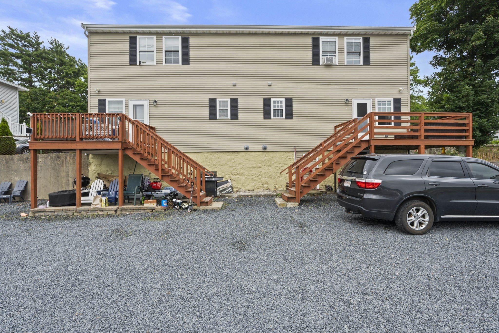 202 Commercial St