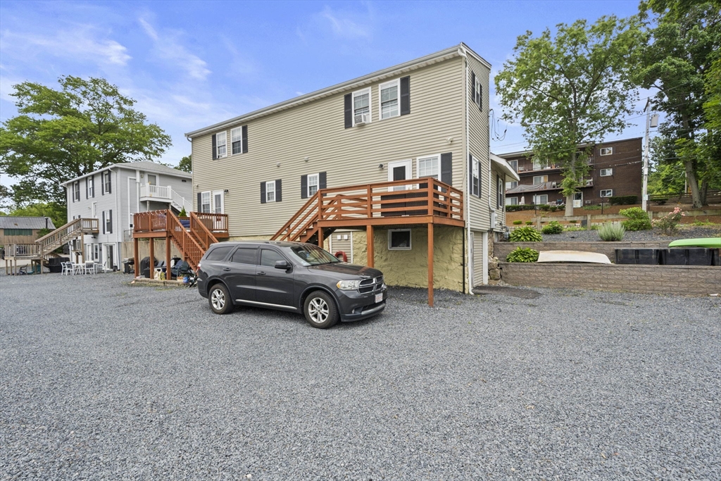 202 Commercial St