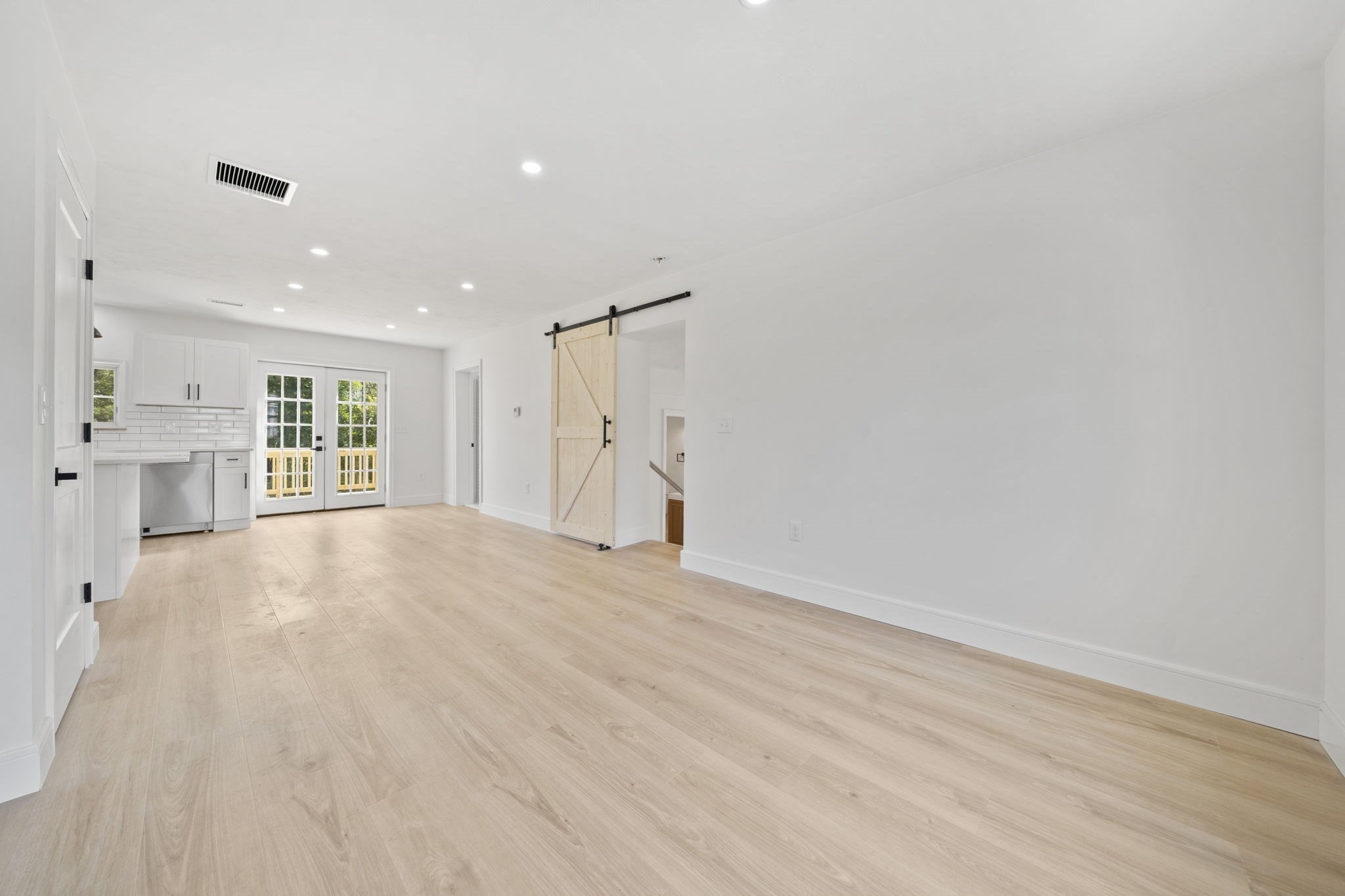 186 Elm