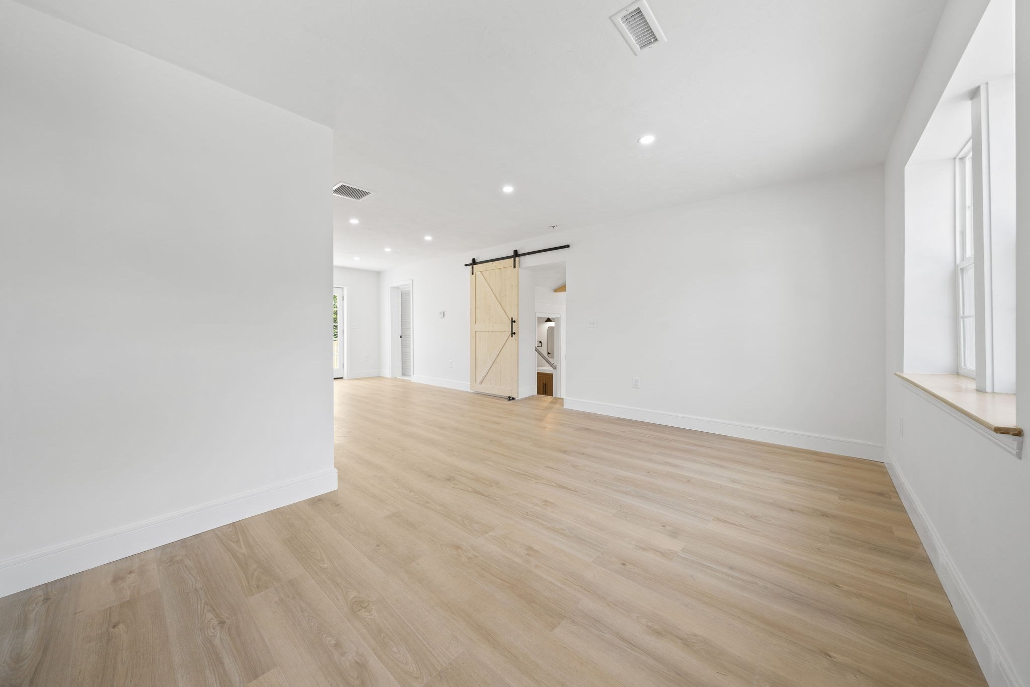 186 Elm
