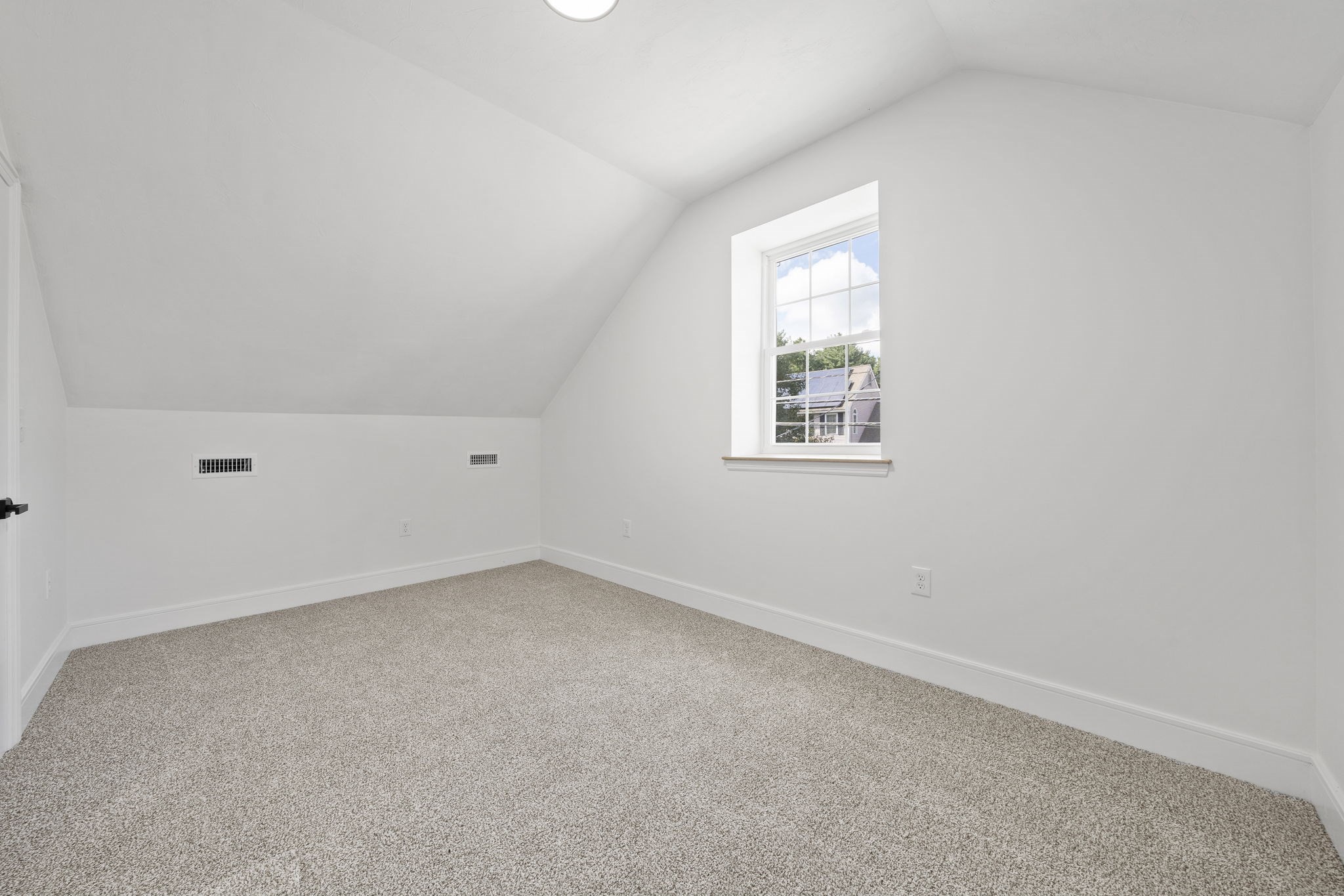 186 Elm