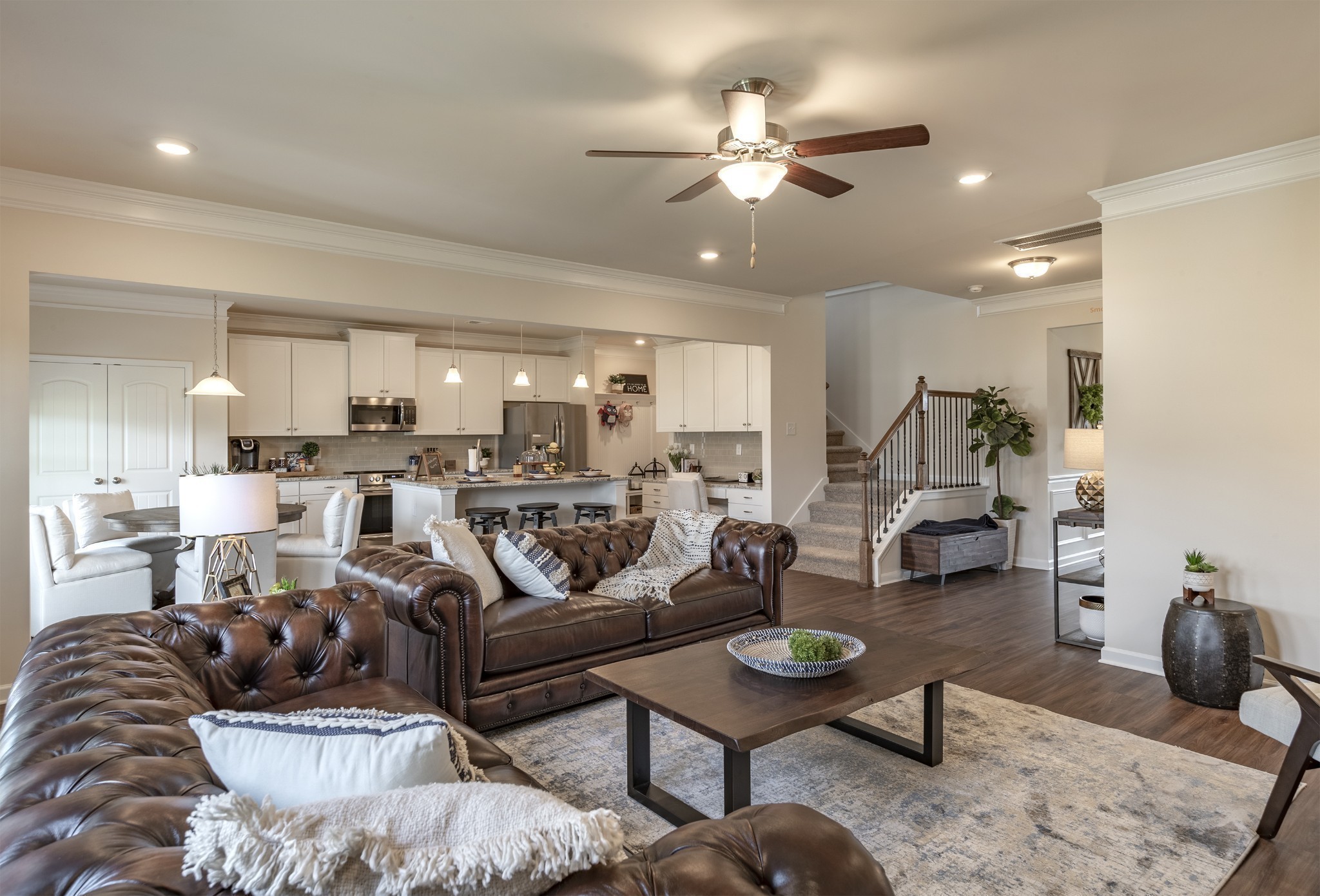 213 Lightwood Dr