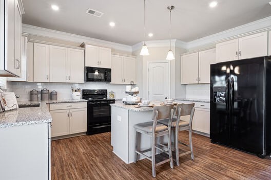 112 Gatwick Dr