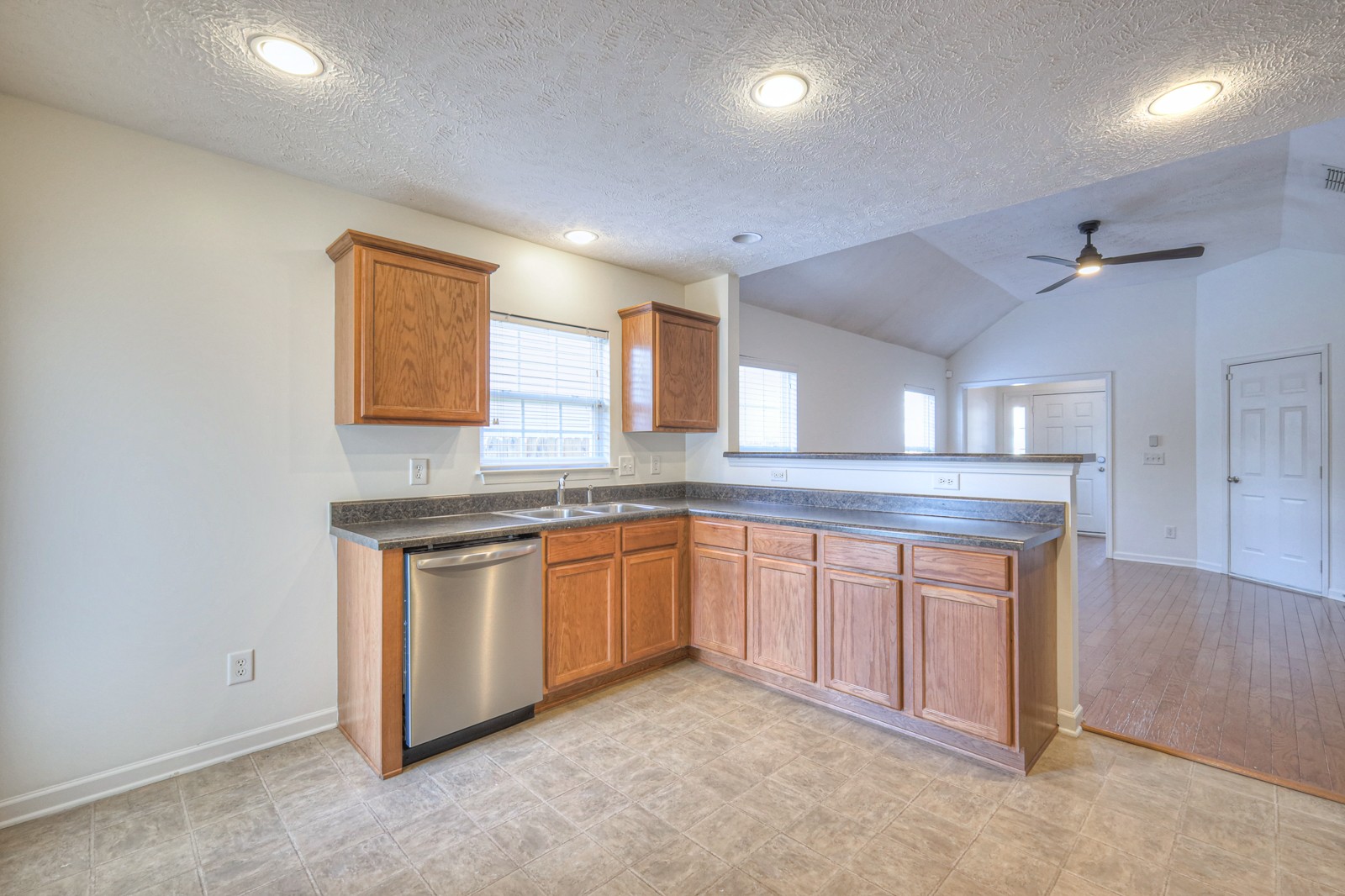 5651 Hickory Park Dr
