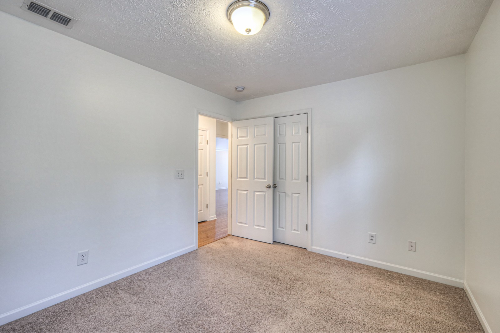 5651 Hickory Park Dr