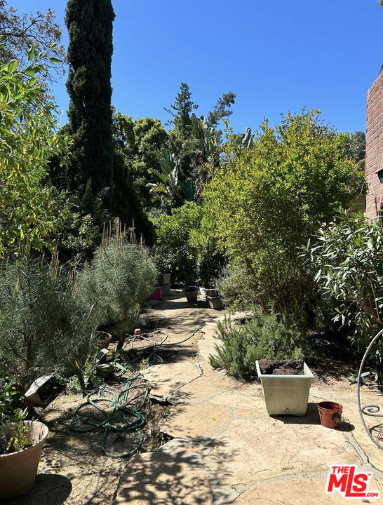 3620 Beverly Glen Blvd