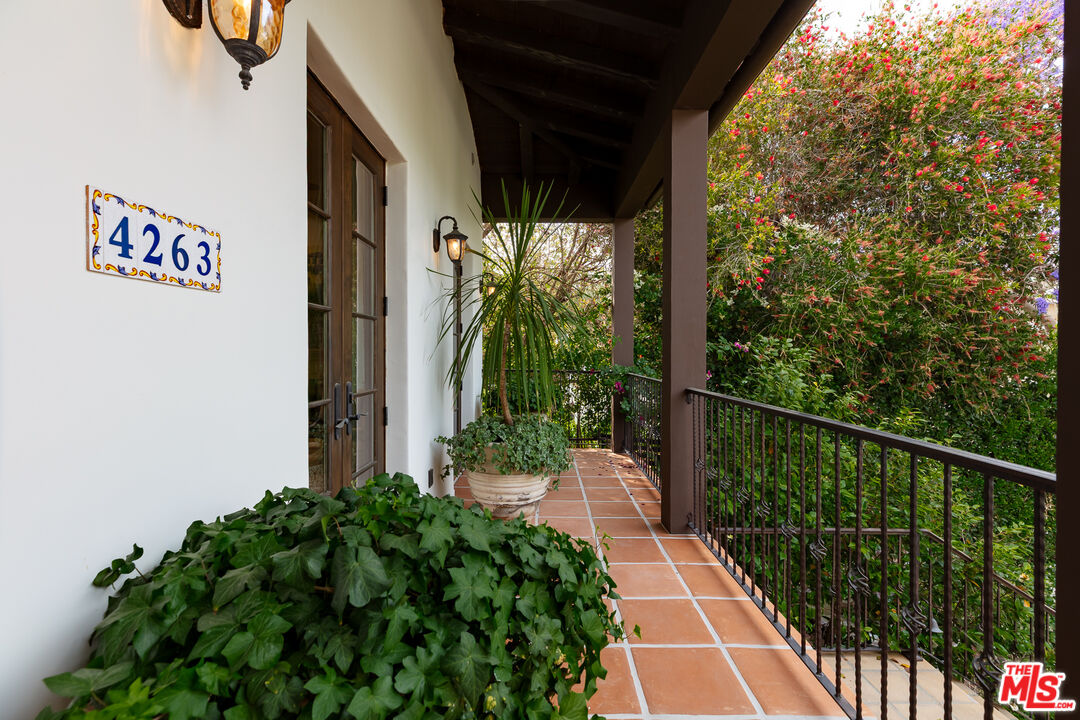 4263 Navajo Ave