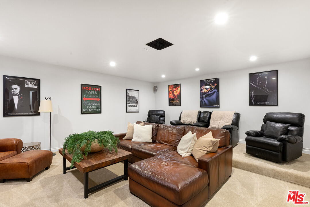 4263 Navajo Ave