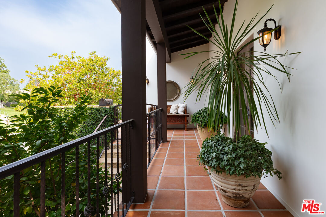 4263 Navajo Ave