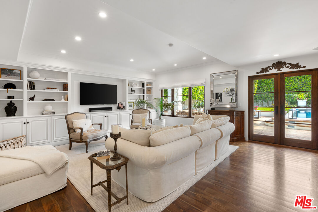 4263 Navajo Ave