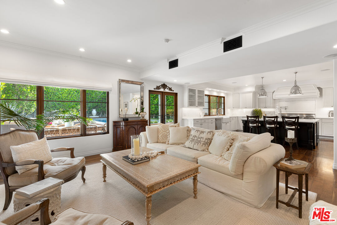 4263 Navajo Ave