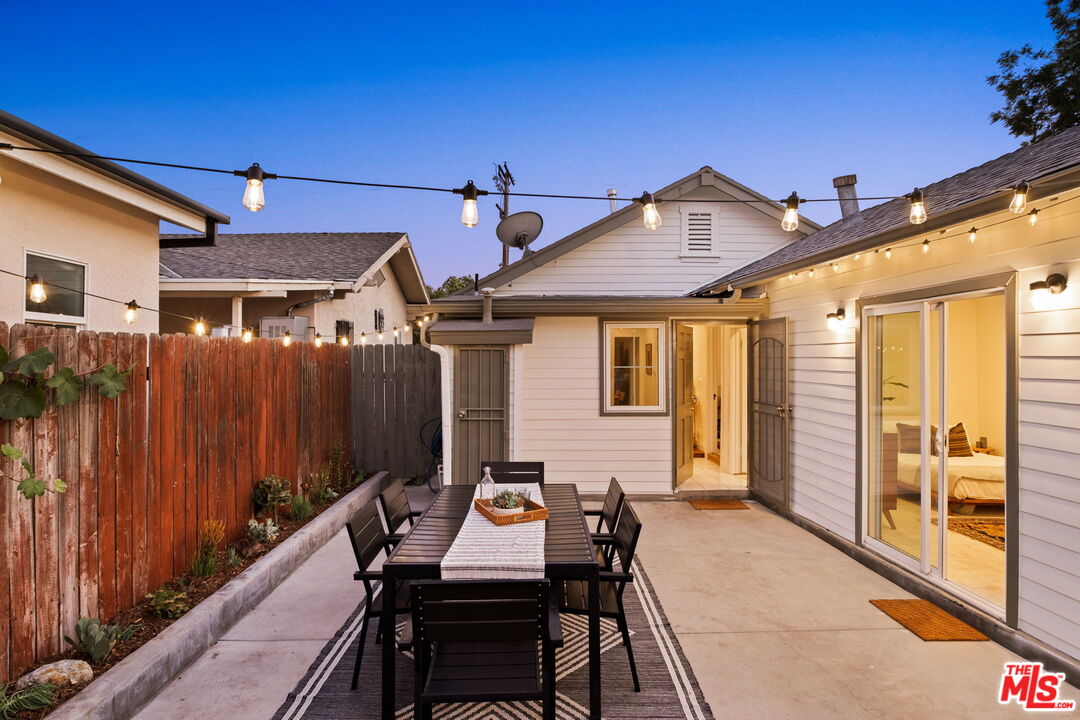 5051 Buchanan St