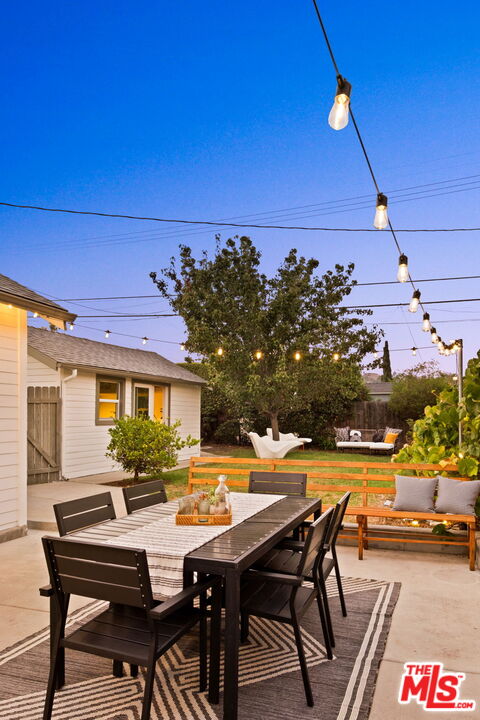 5051 Buchanan St