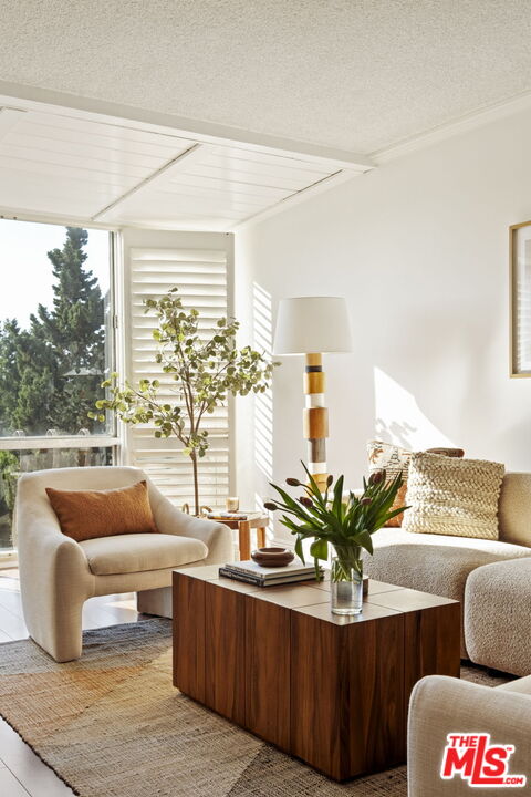 12830 Burbank Blvd Unit: 207