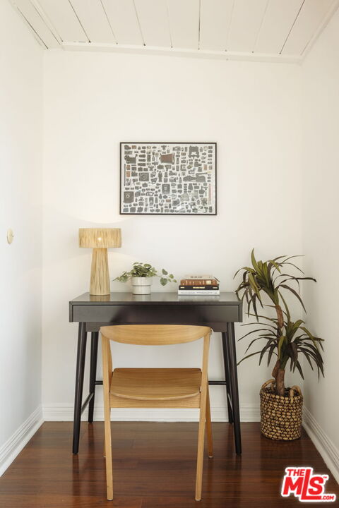 12830 Burbank Blvd Unit: 207