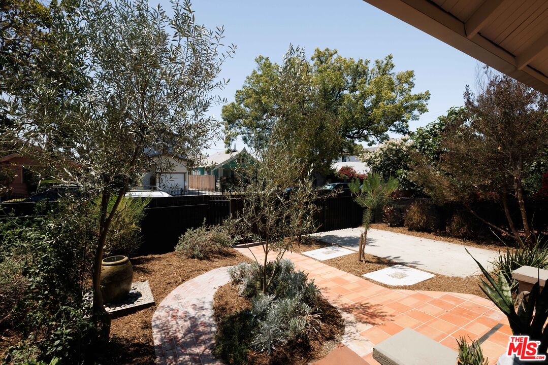 1419 Rolland Curtis Pl