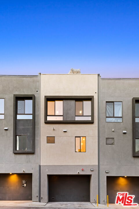 1544 Chia Way