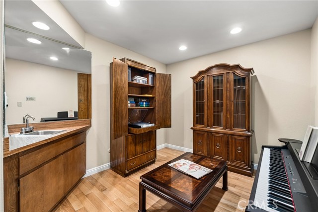 380 S Euclid AVE Unit: 207