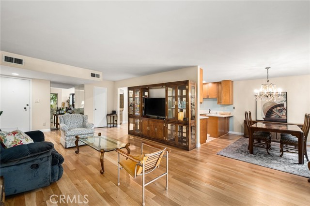 380 S Euclid AVE Unit: 207