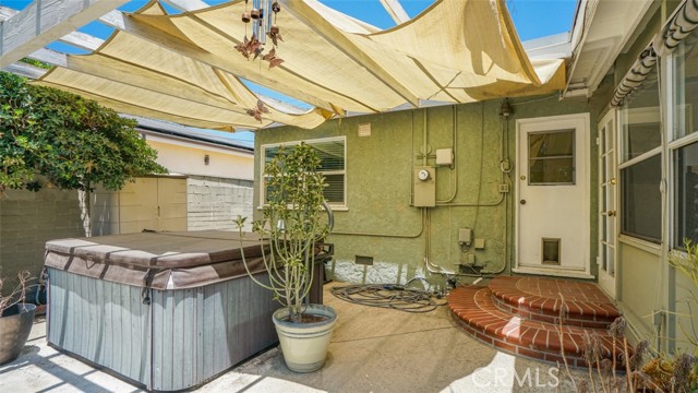 525 N Mariposa ST
