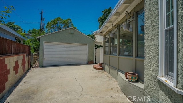 525 N Mariposa ST