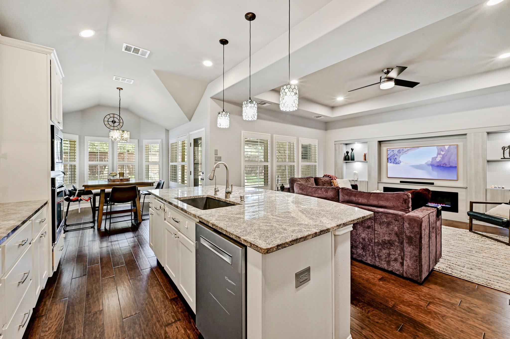 103 Walking Horse WAY