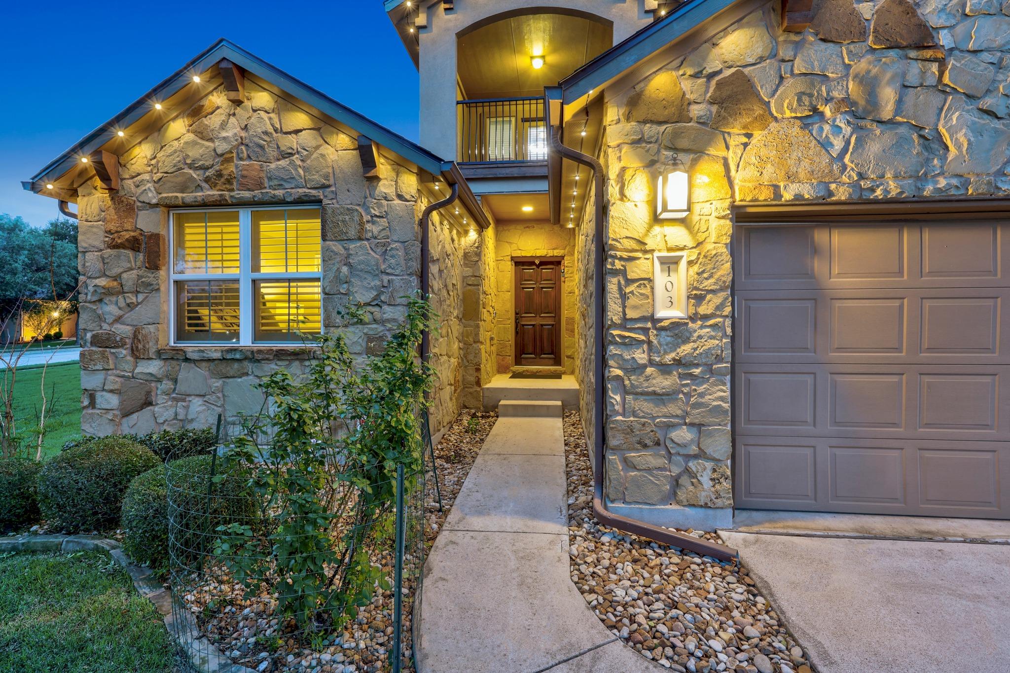 103 Walking Horse WAY