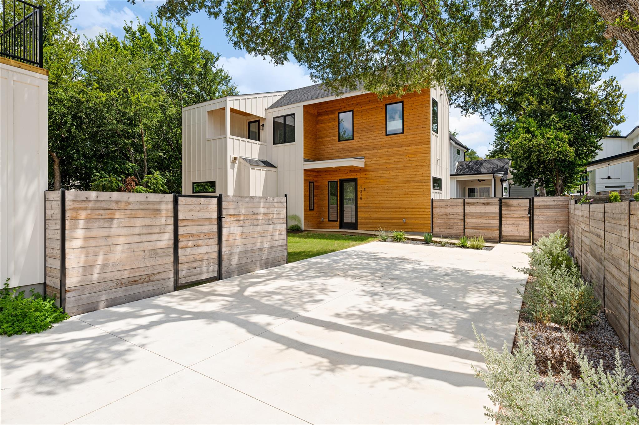 1215 Fort Branch BLVD # 2