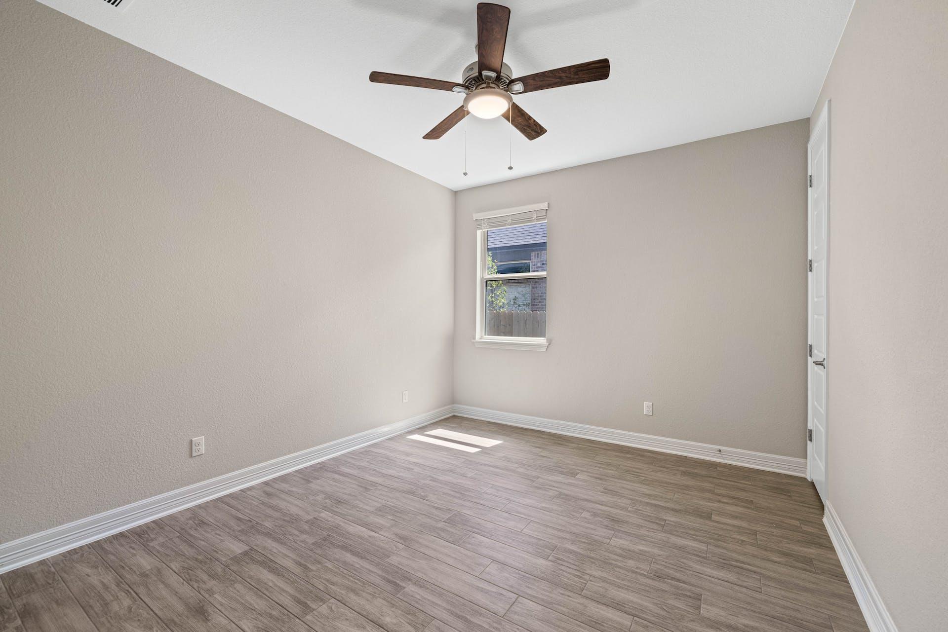 4205 Lynette LN