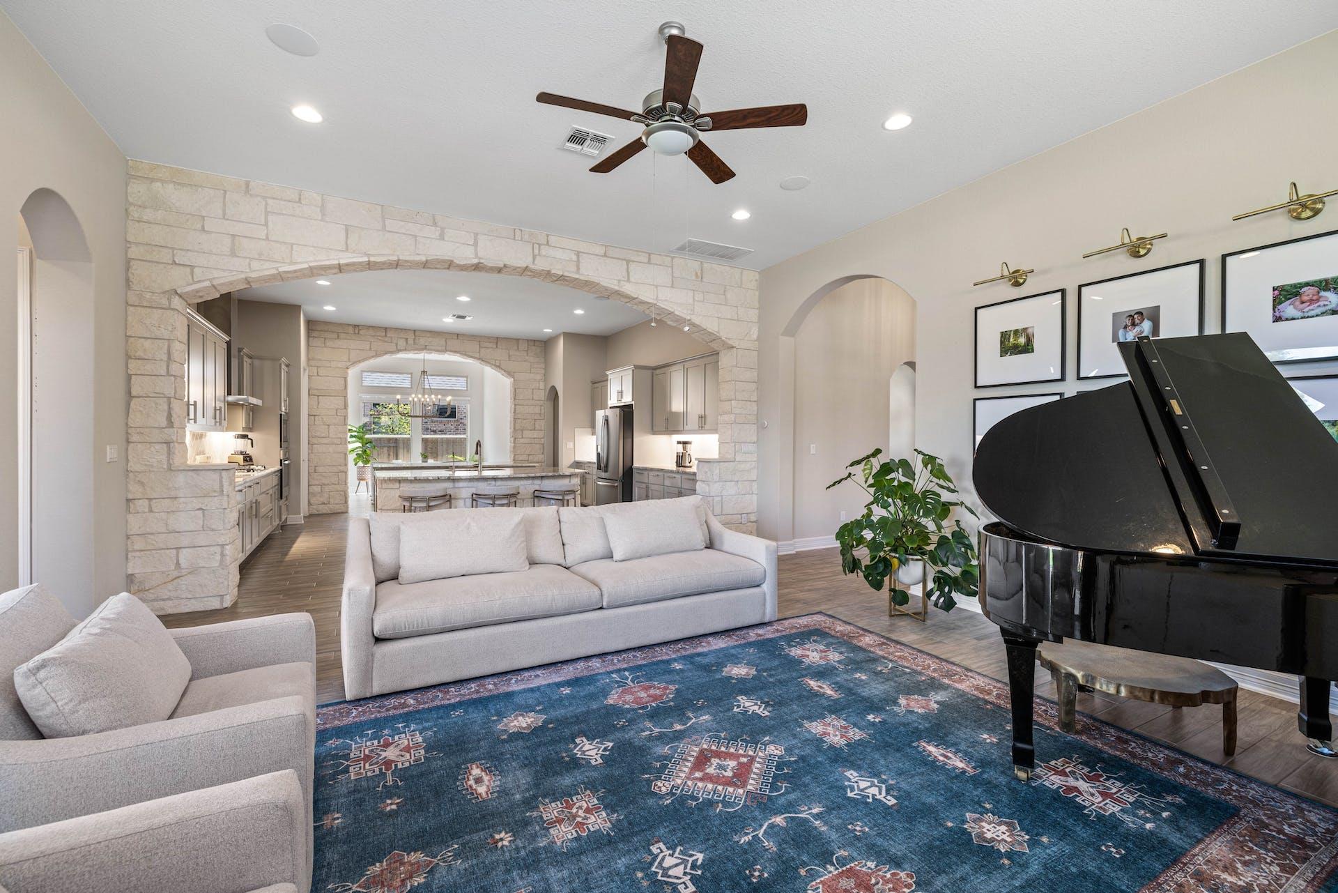 4205 Lynette LN