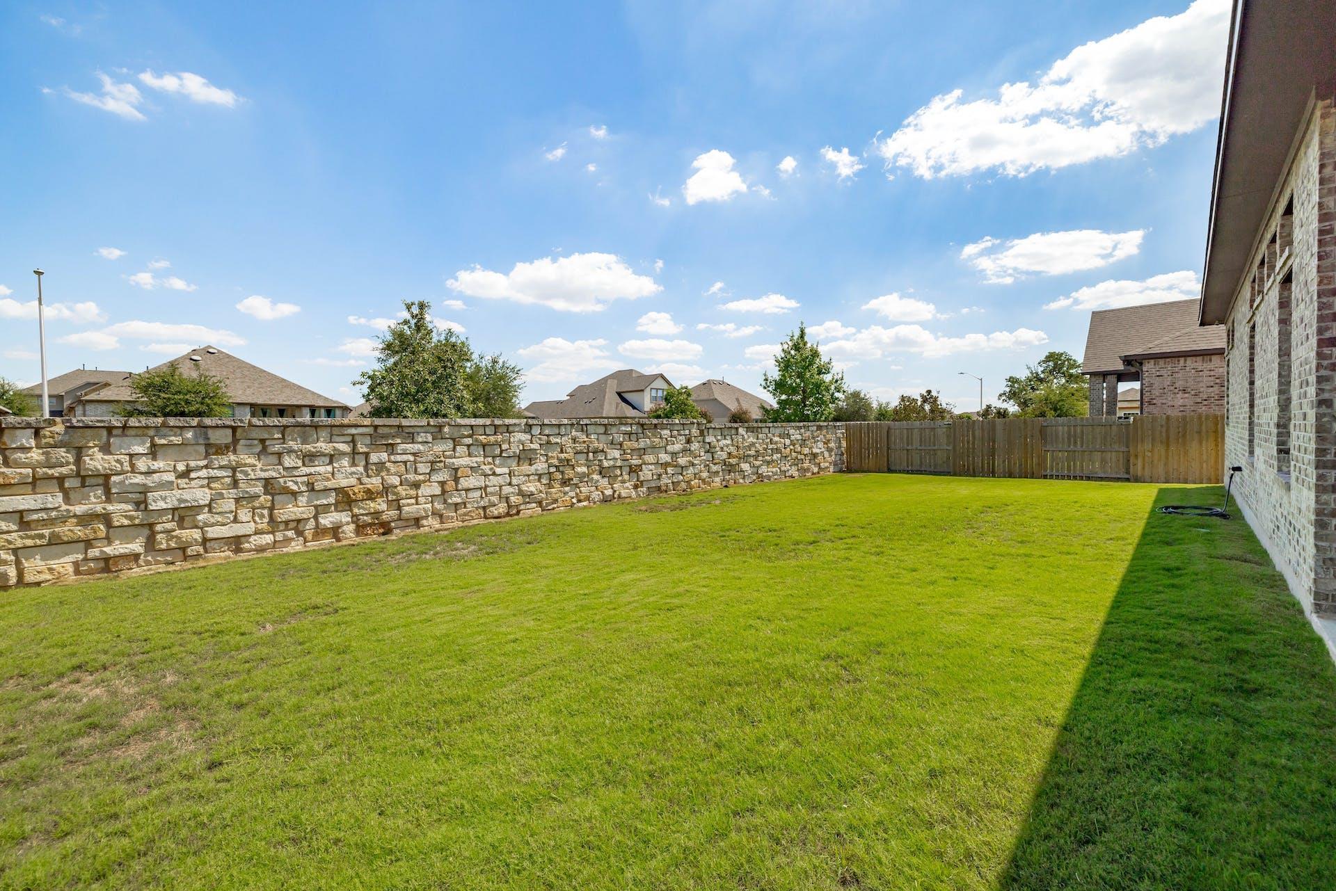 4205 Lynette LN
