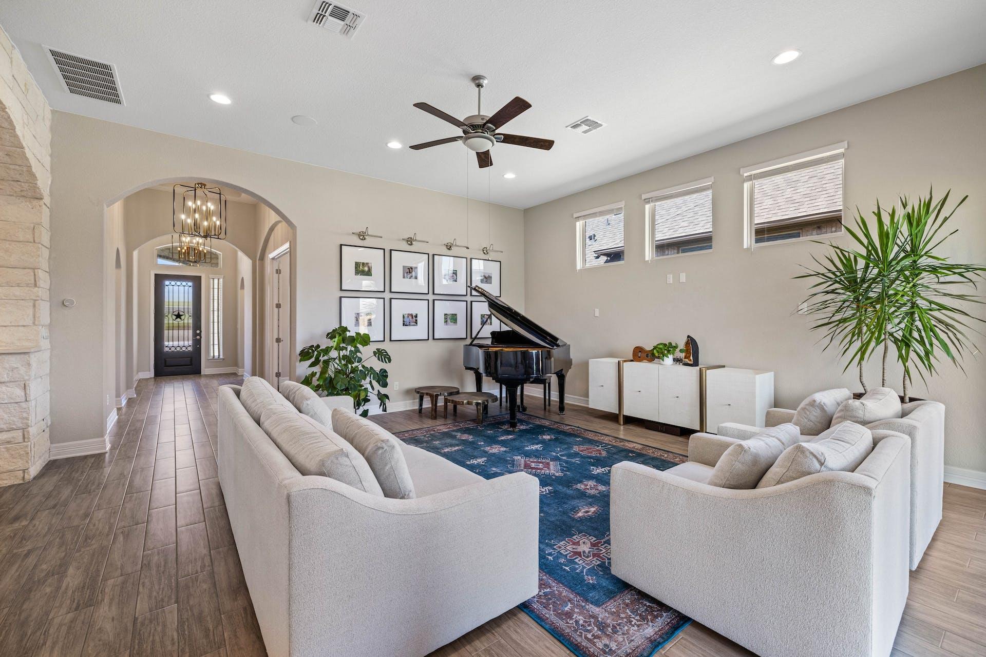 4205 Lynette LN