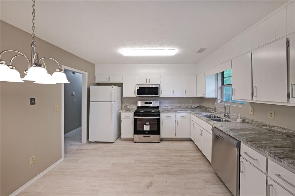 5807 Christopher Lane