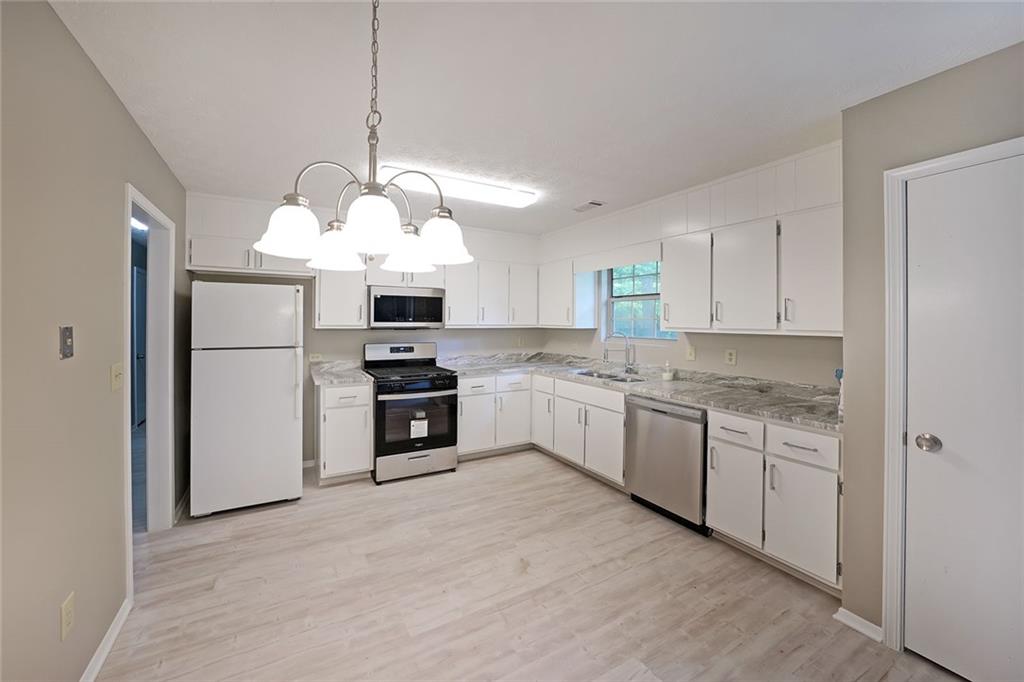 5807 Christopher Lane