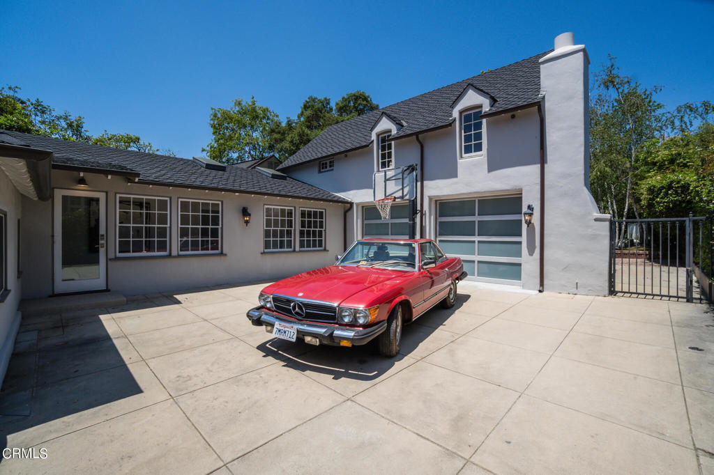 703 Bradford Street