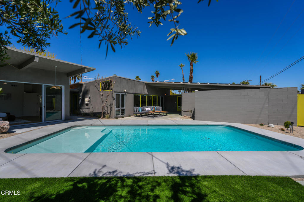 2839 N Davis Way