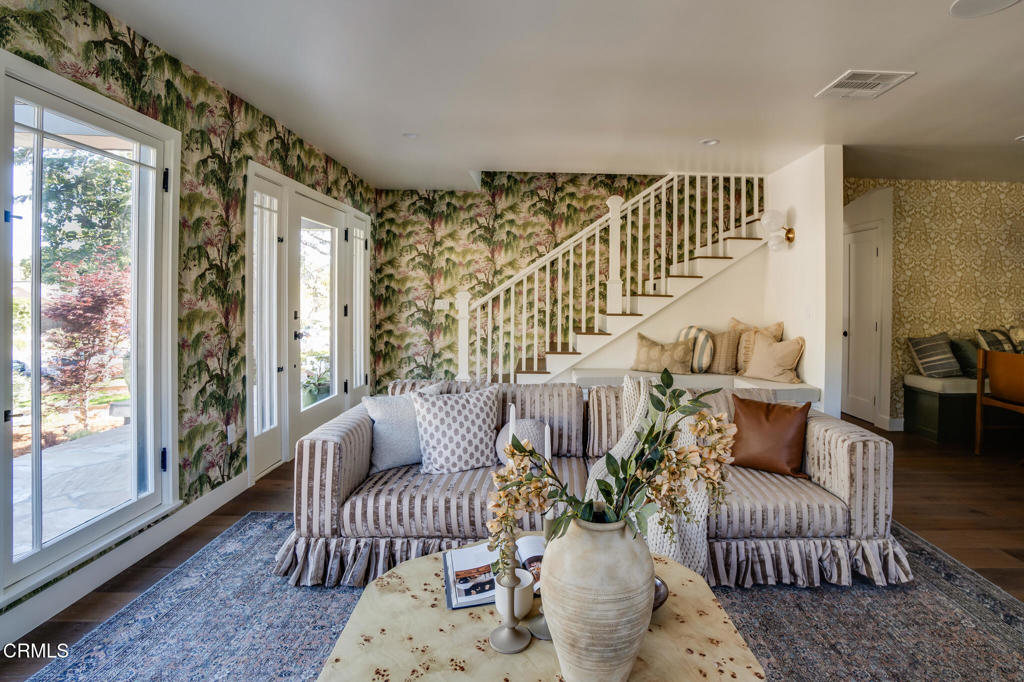 5163 Highland View Avenue