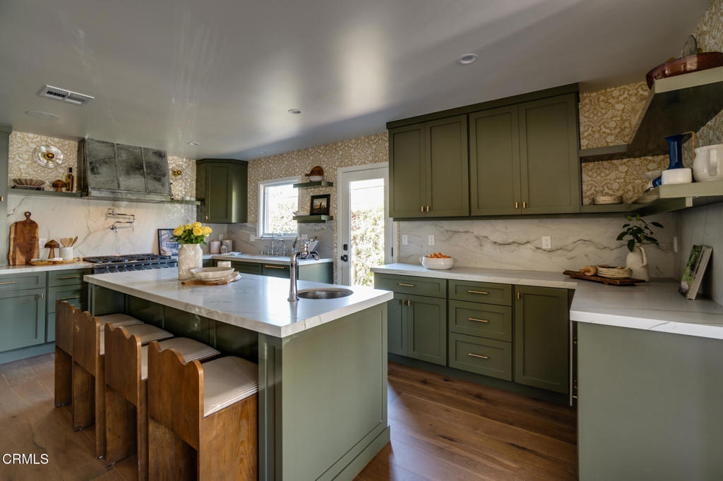 5163 Highland View Avenue