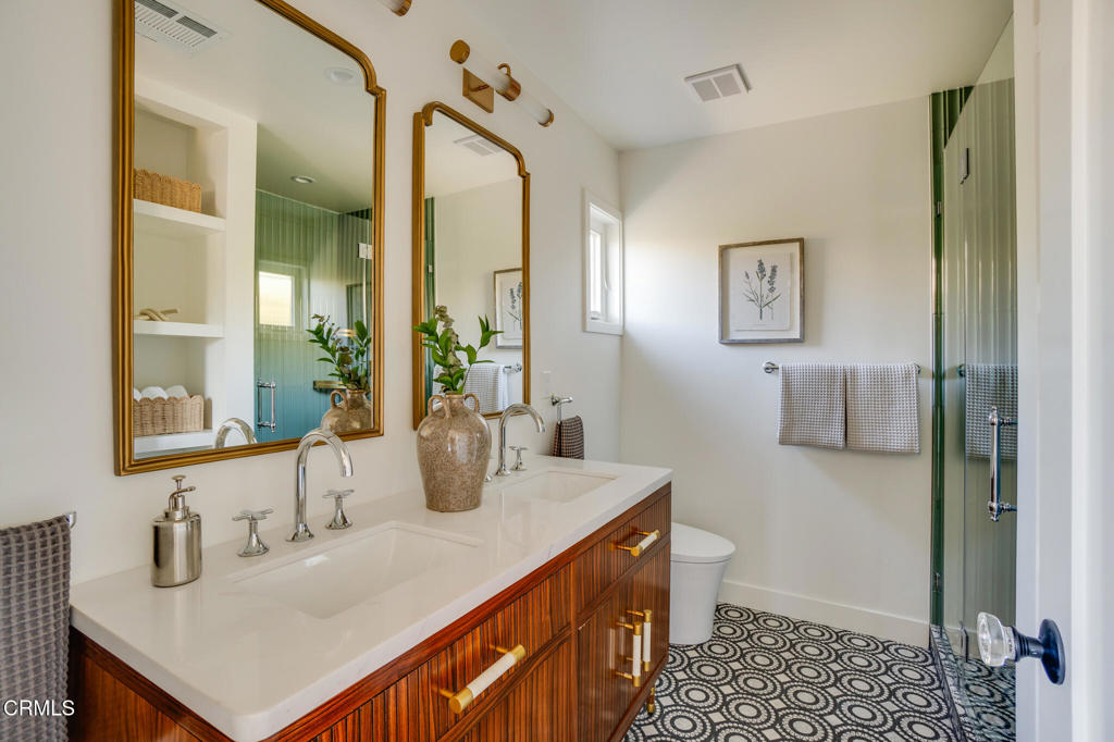 5163 Highland View Avenue