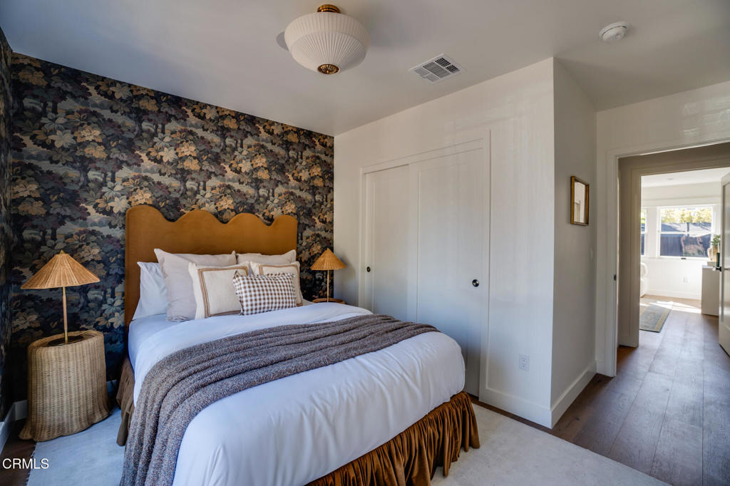 5163 Highland View Avenue